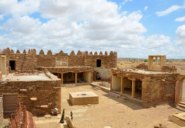 Ruined stone houses and lanes in Kuldhara abandoned village near Jaisalmer