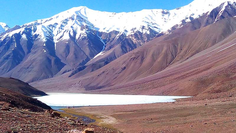Mountain diversion road from Kunzum Pass toward Chandratal region