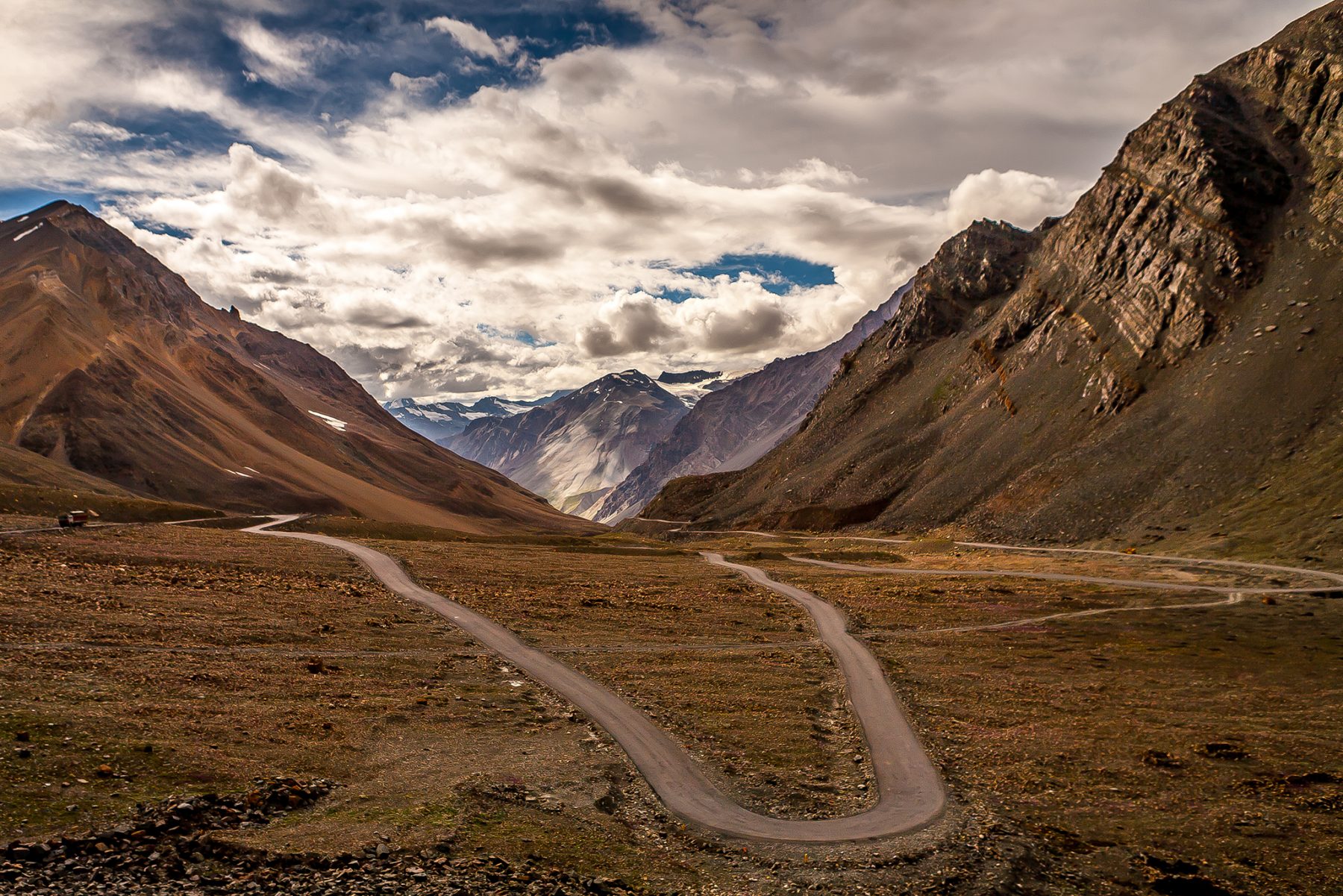 Mountain road to Ladakh