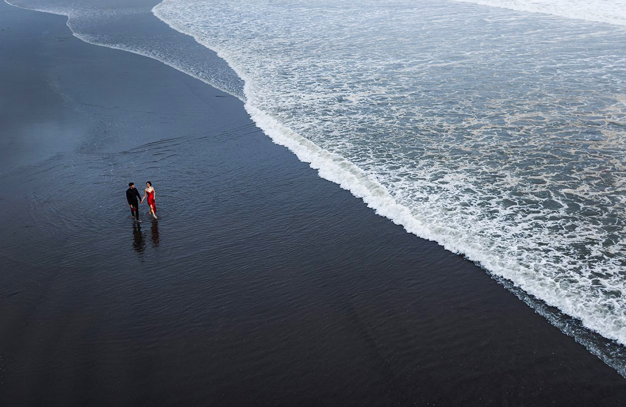 Lovina Black Sand Beach Bali: Dolphin Tours, Boats & Morning Schedule