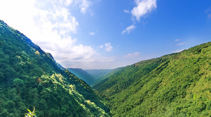 Panoramic valley view from Mawkdok Dympep viewpoint on the Cherrapunji road
