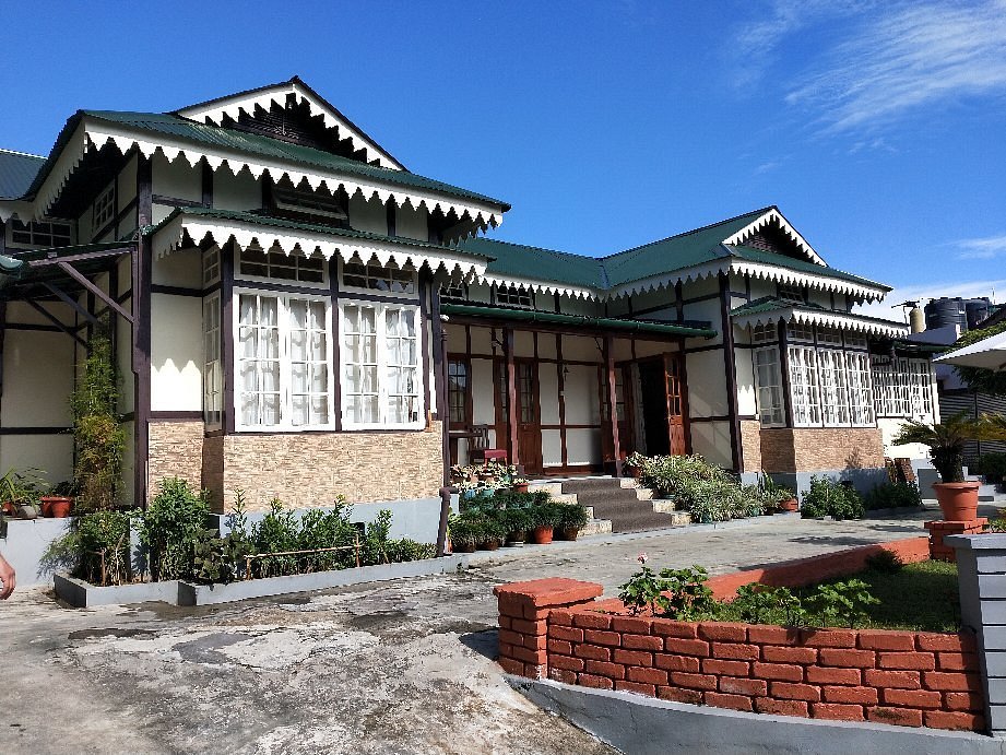 Traditional homestay in Mawlyngbna village