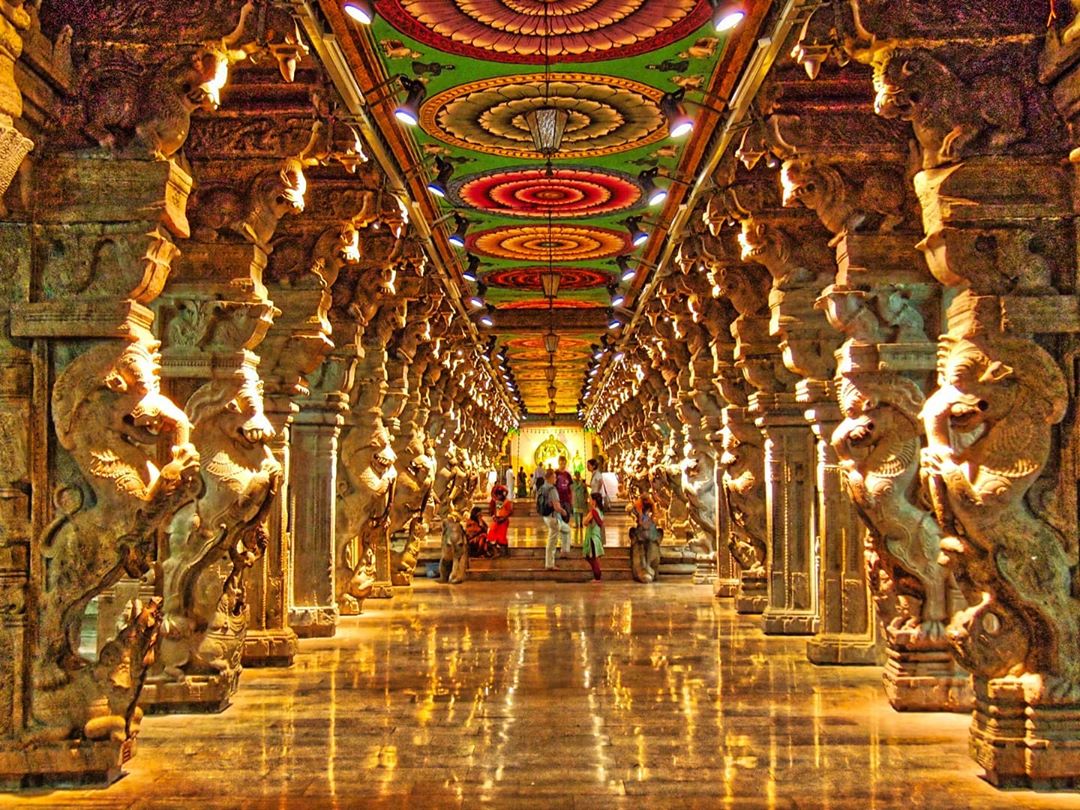 The Thousand Pillar Hall with its intricately carved columns