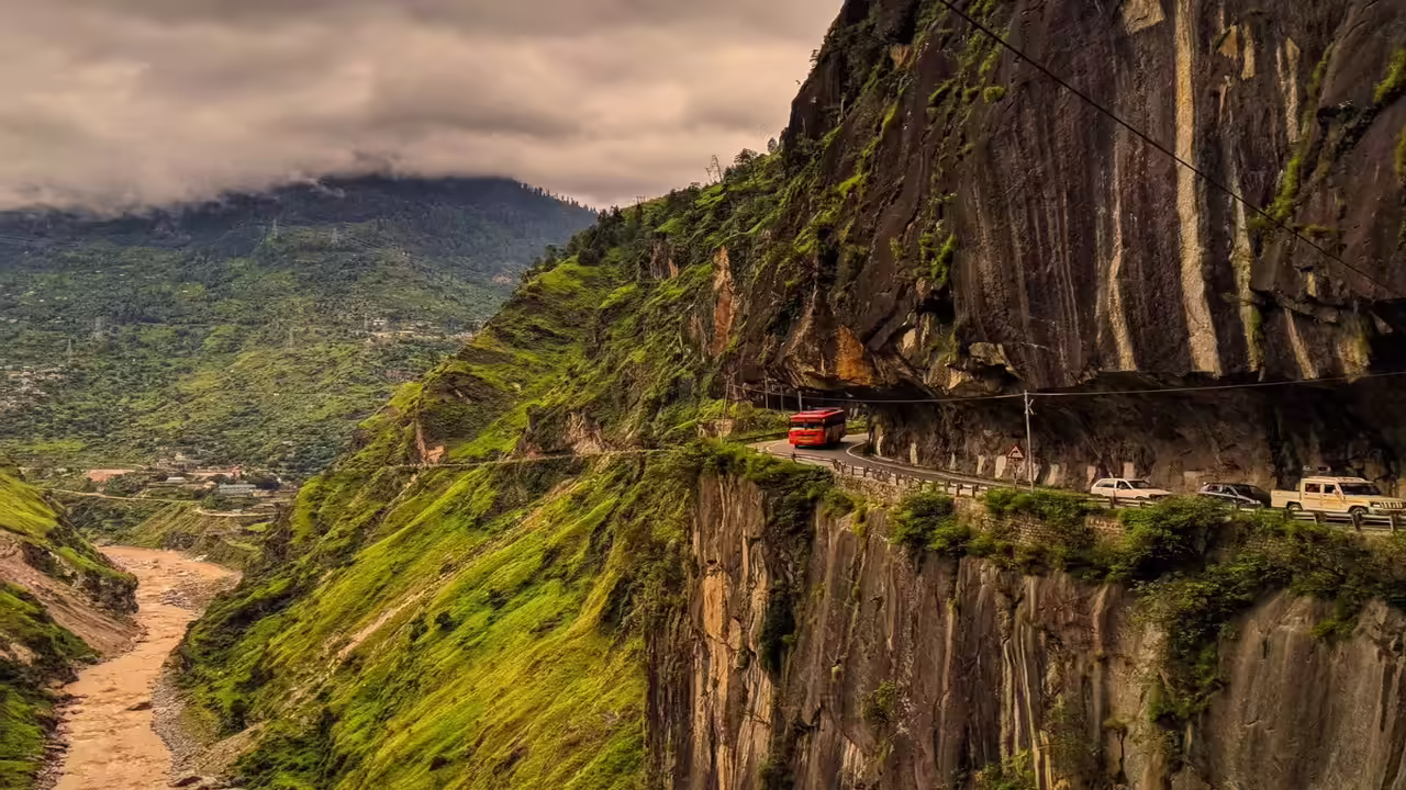 Most Dangerous Roads in India: Thrilling Routes
