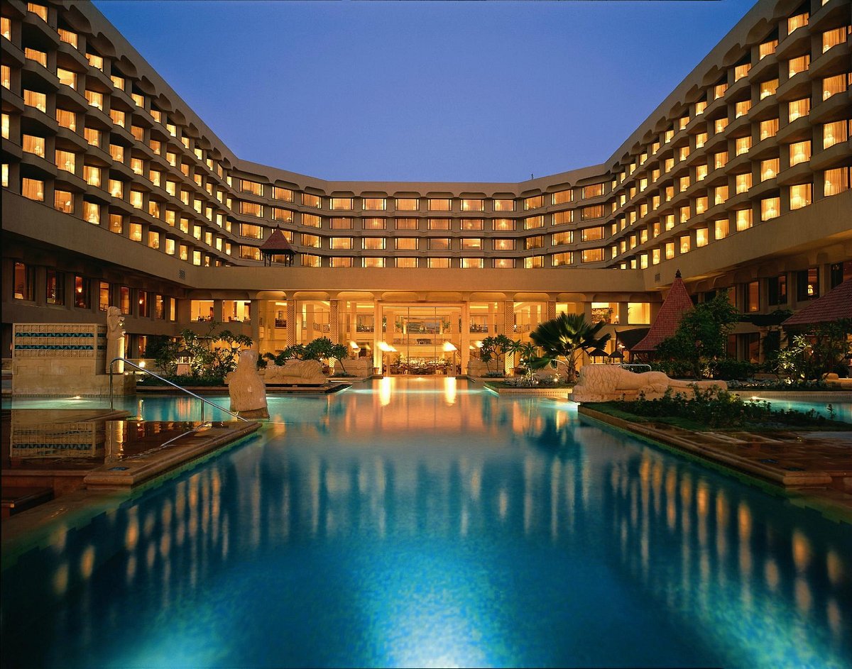 Luxury hotel overlooking the Arabian Sea