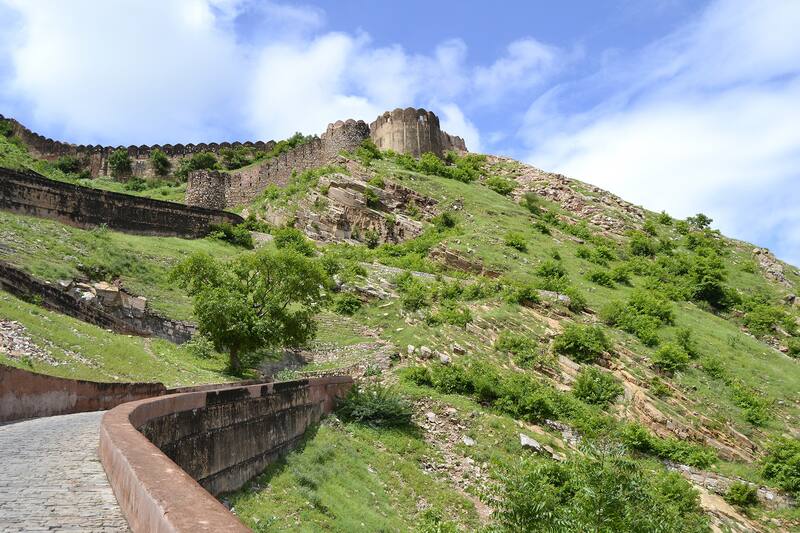 How to reach Nahargarh Fort Jaipur from city center - Transportation guide