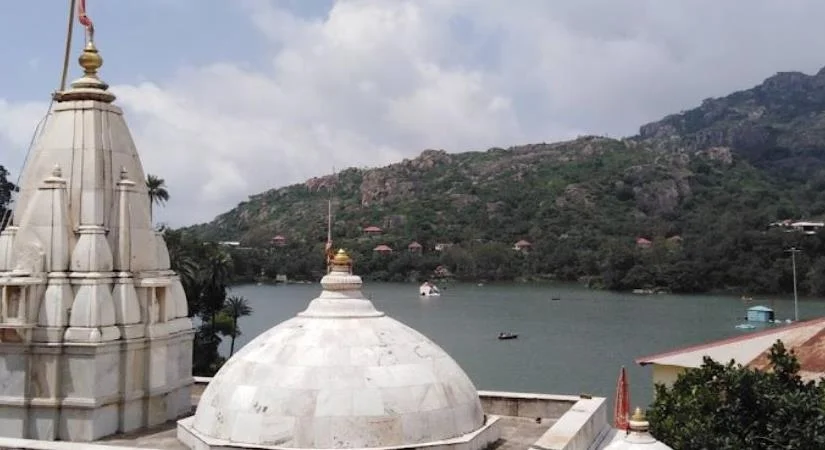 Raghunath Temple near Nakki Lake