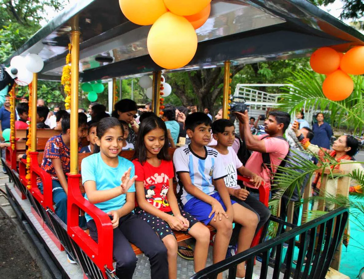 Children enjoying various rides at Nehru Park Indore