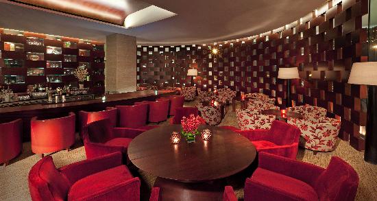 Cozy lounges and bars in Gurgaon for couples