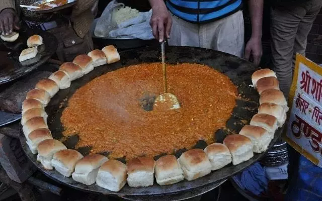 Noida cafe and family dining food spread