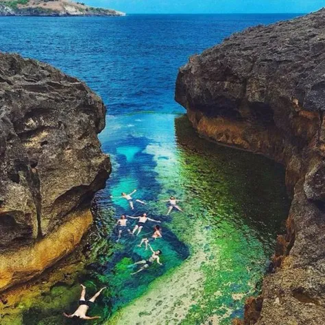 Angels Billabong natural infinity pool Nusa Penida