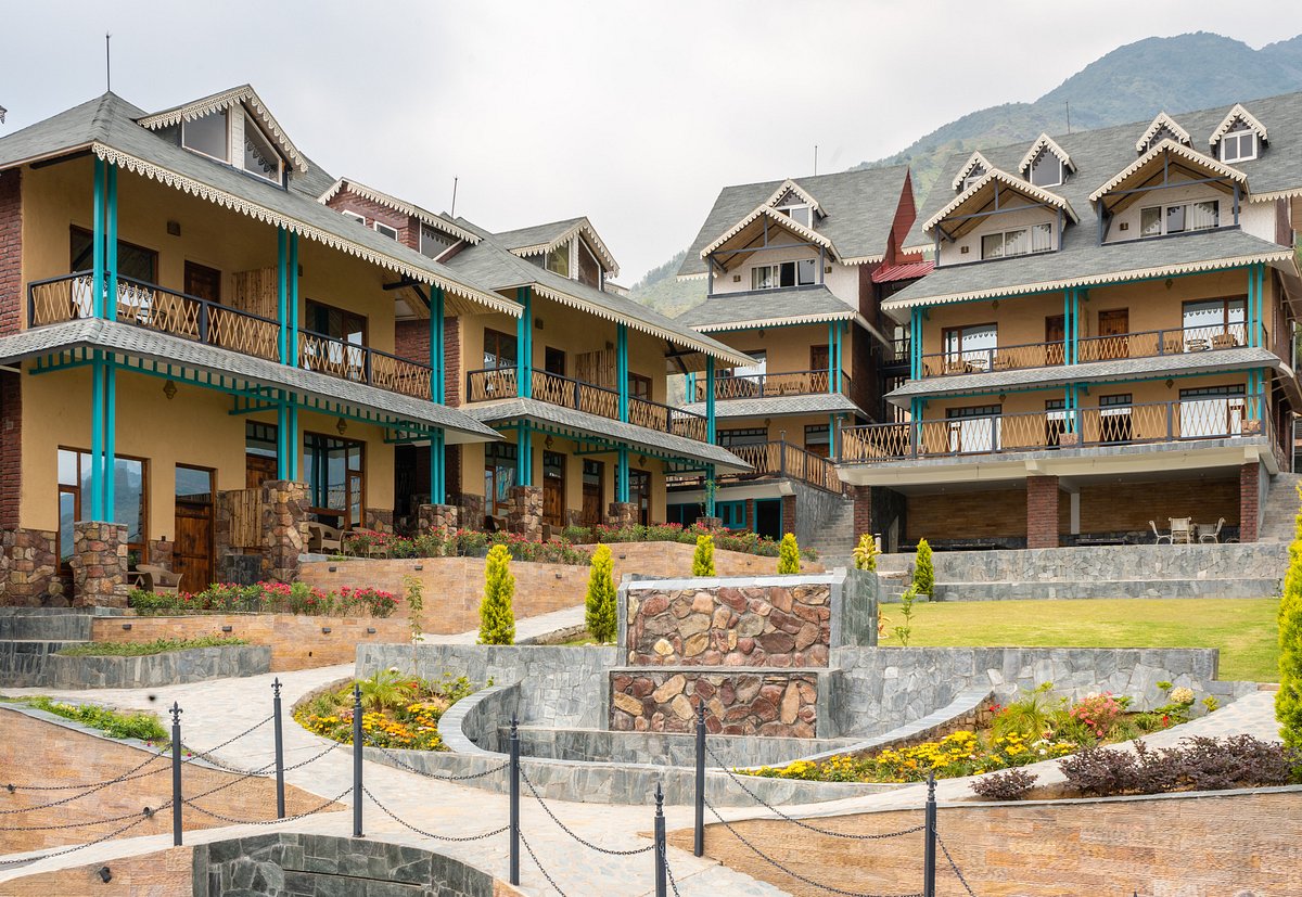 Road connectivity from Pathankot to nearby hill destinations