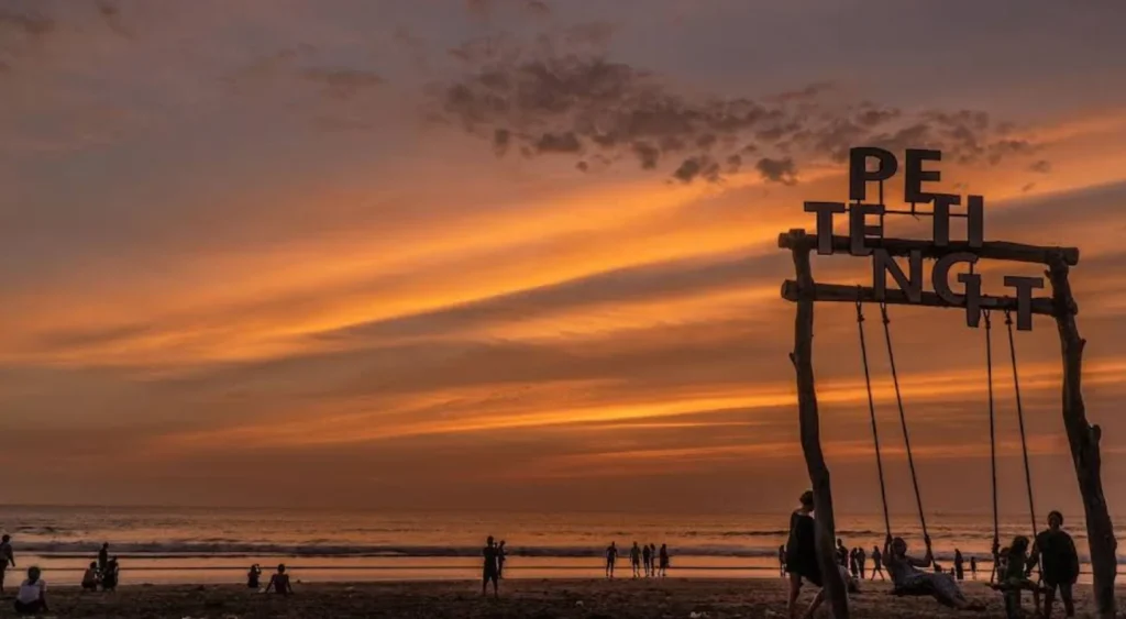 Petitenget Beach Bali: Sunset Spots, Access & Nearby Cafes