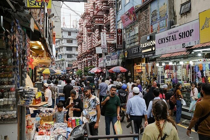 Shopping lanes in Pettah market Colombo