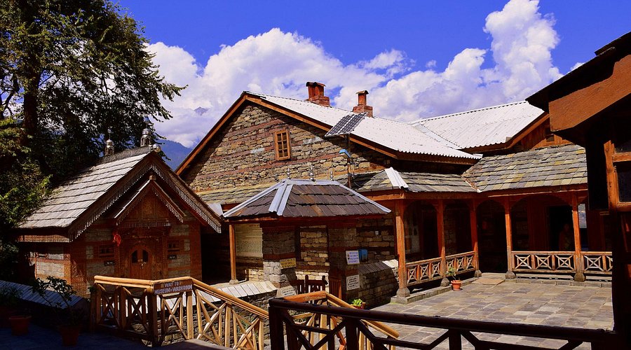 Naggar Castle architecture with valley backdrop
