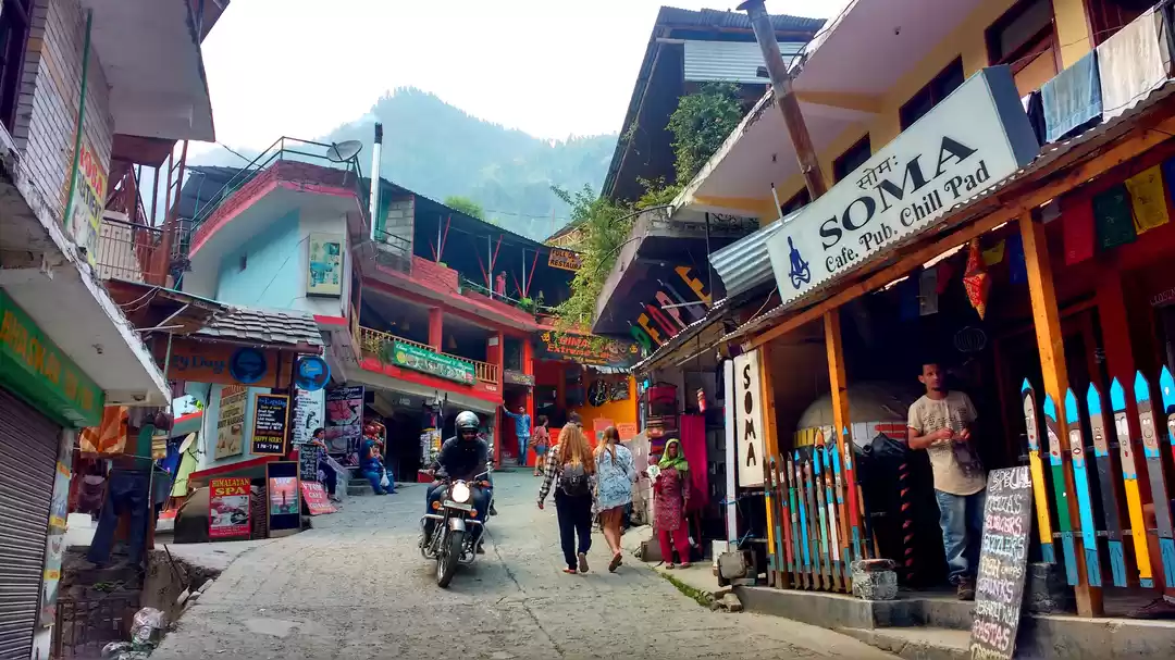 Street and architecture scene in Old Manali