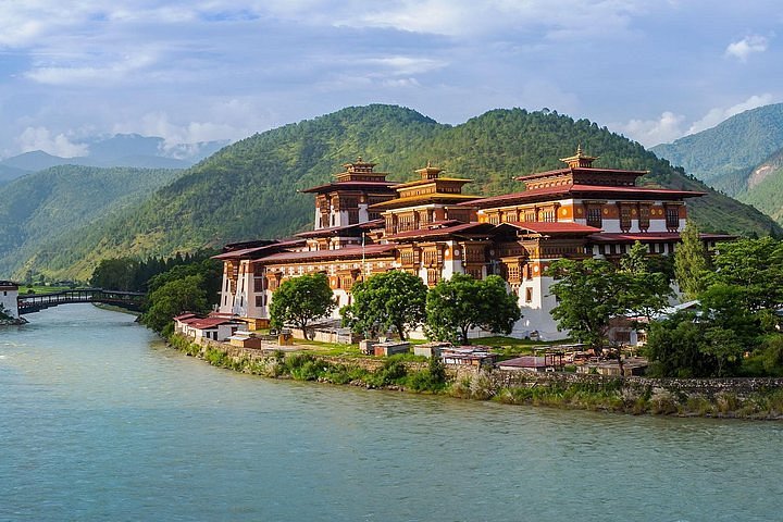 Ami Chu River flowing between India and Bhutan with scenic riverbank views near Phuentsholing