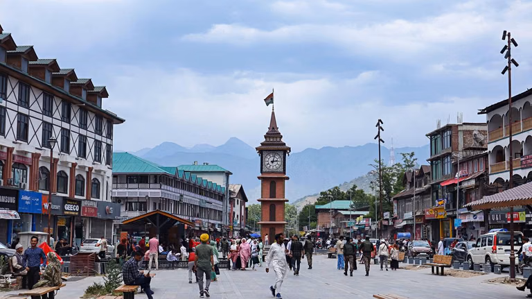 Shopping lanes and storefronts in Srinagar market area