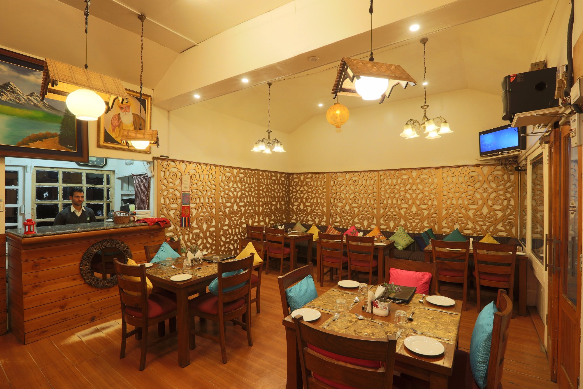 Popular family restaurants and indoor dining in Dalhousie