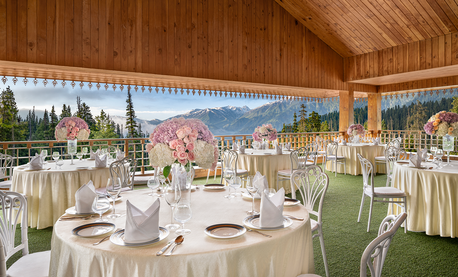 Indoor fireplace hotel restaurant dining in Gulmarg