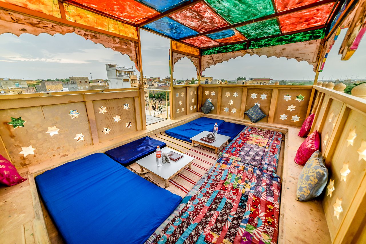 Rooftop restaurants with Jaisalmer fort view at sunset