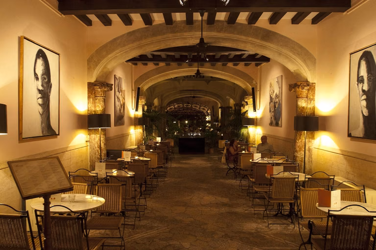 Family restaurants and local dining in Thanjavur