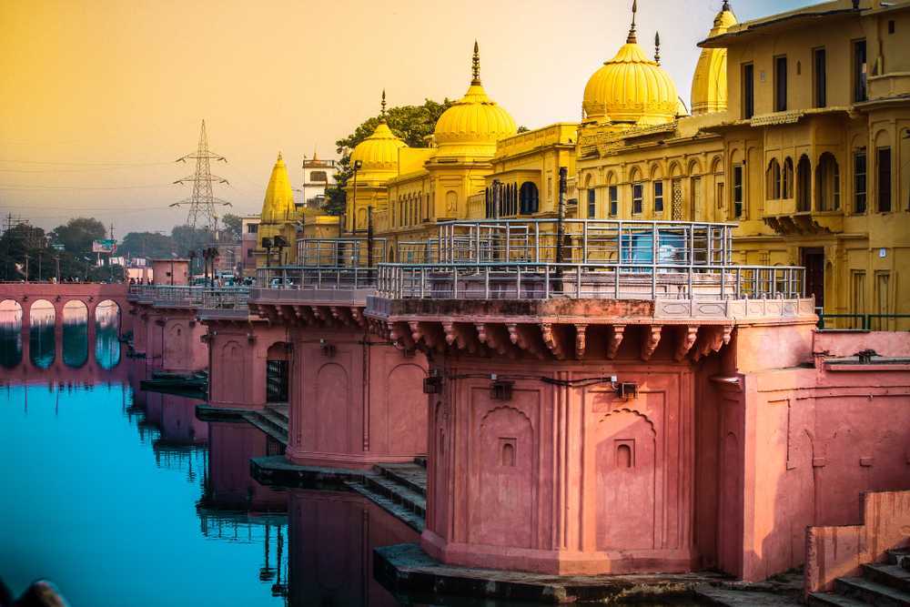 Best season and trip duration planning for Ayodhya itinerary