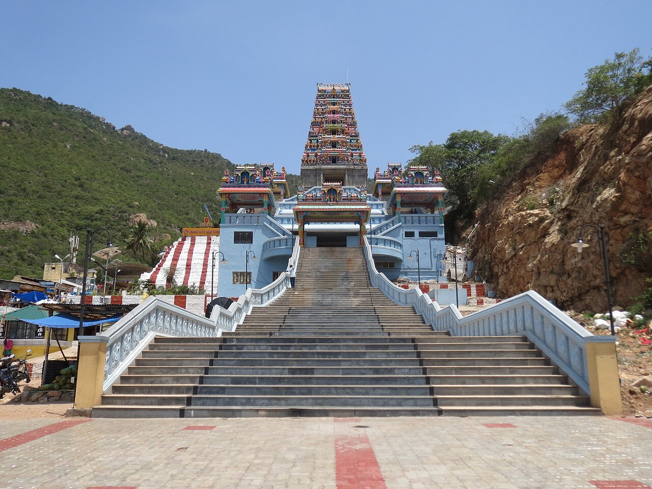 Marudhamalai Temple on hilltop with devotees