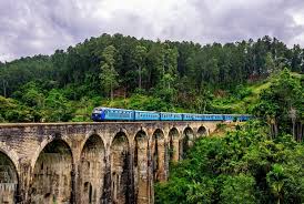 Train crossing Nine Arch Bridge in Ella