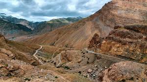 High-altitude road from Kaza to Hikkim