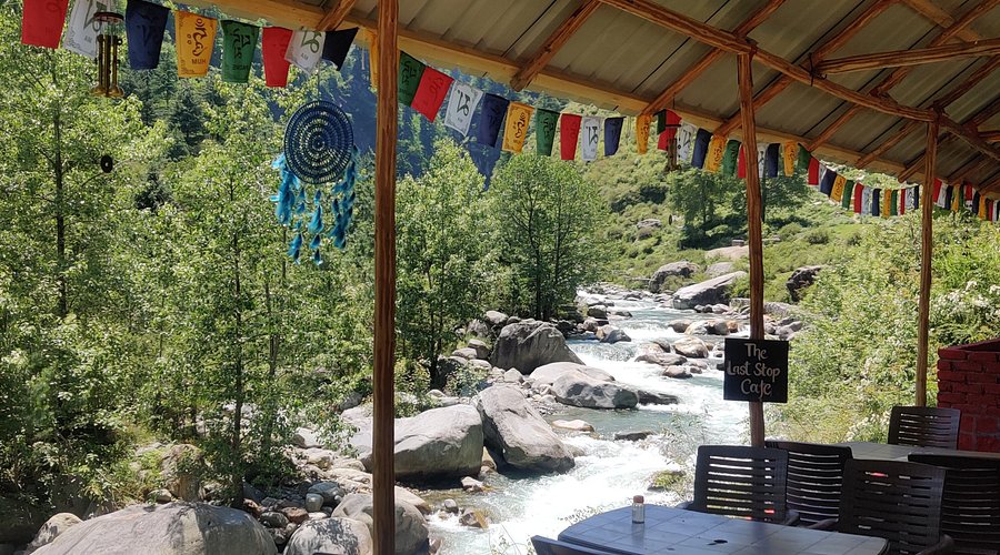 Riverside stop in a Himachal valley route