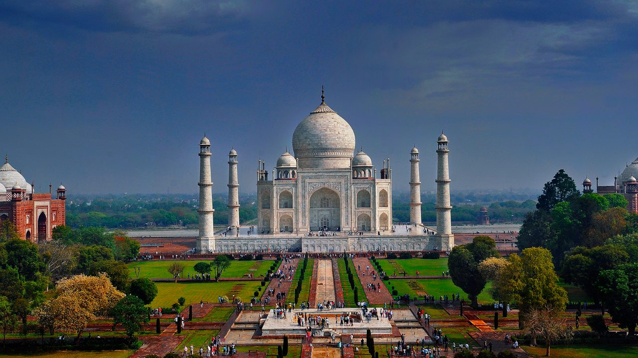 Agra Fort - The majestic red sandstone fortress