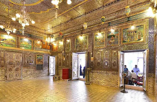 Reflective glass interior detail at Kanch Mandir Indore