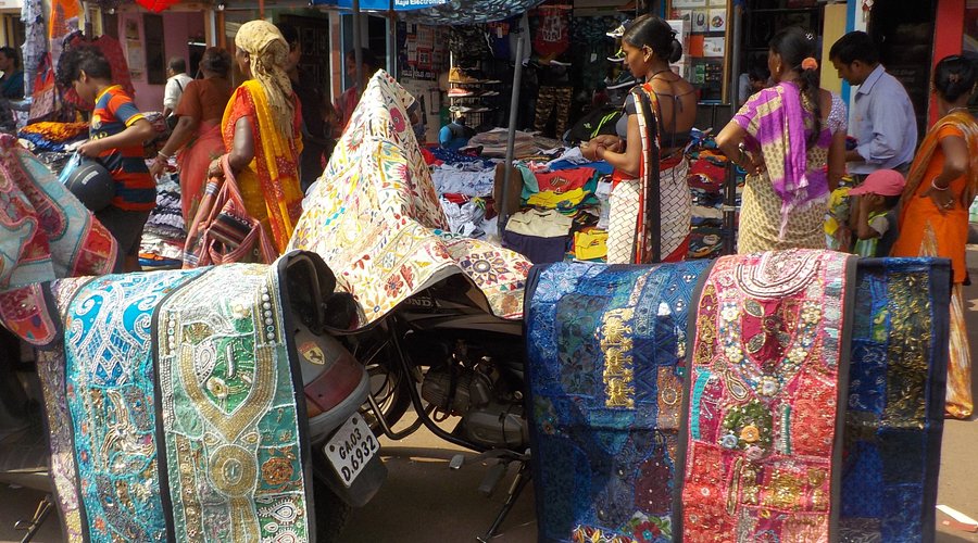 Mapusa Friday market crowd and local stalls in Goa