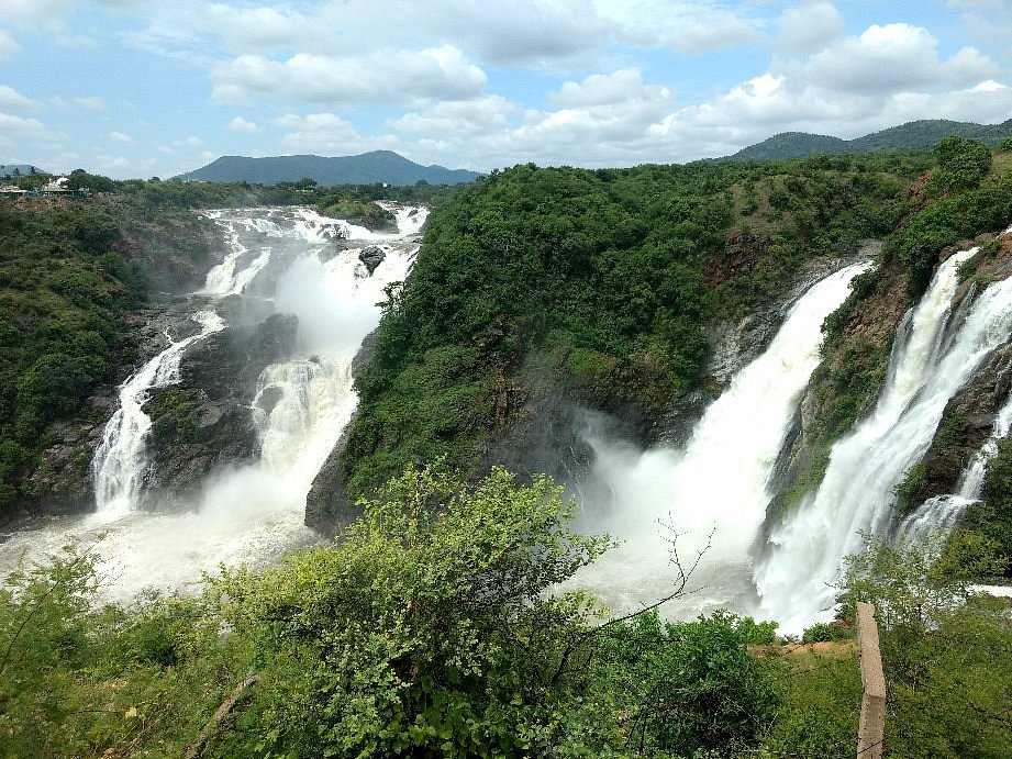 Monsoon waterfall viewpoint near Bangalore