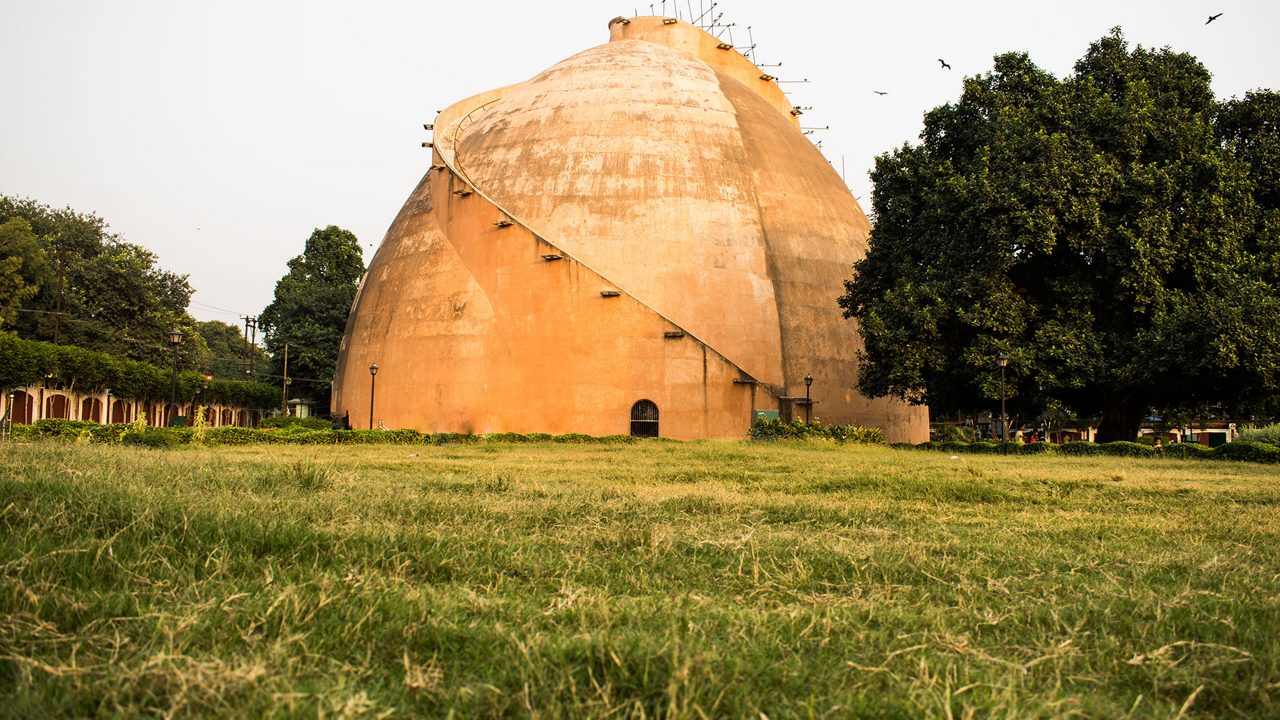 Golghar monument and surrounding cityscape in Patna