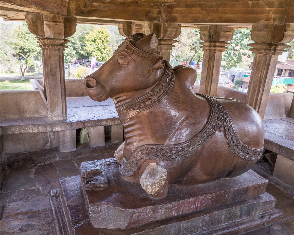Monolithic Nandi statue at Brihadeeswarar Temple