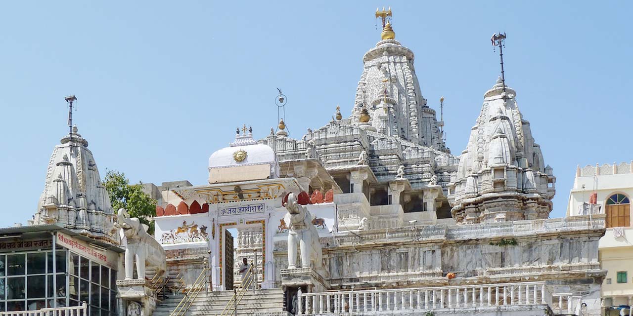 Jagdish Temple spire rising above Udaipur old city