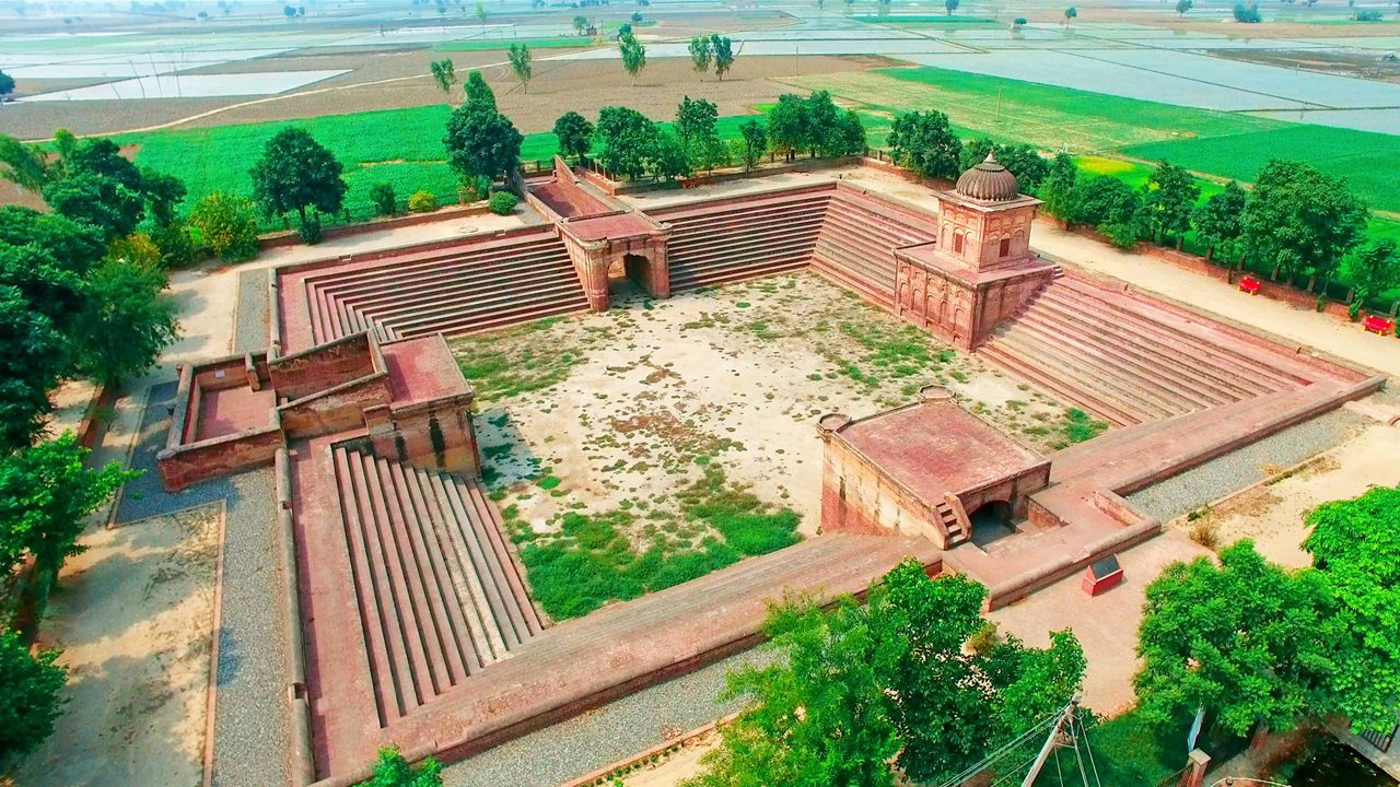 Courtyard and open area at Pul Kanjari Amritsar