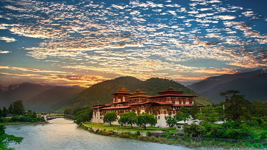 Punakha Dzong fortress monastery view