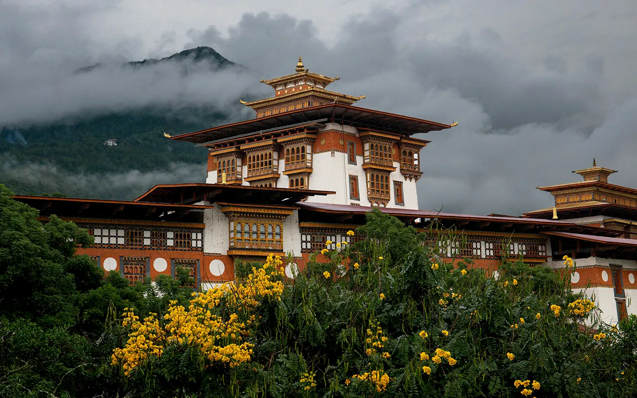 Evening panoramic view of Punakha Dzong