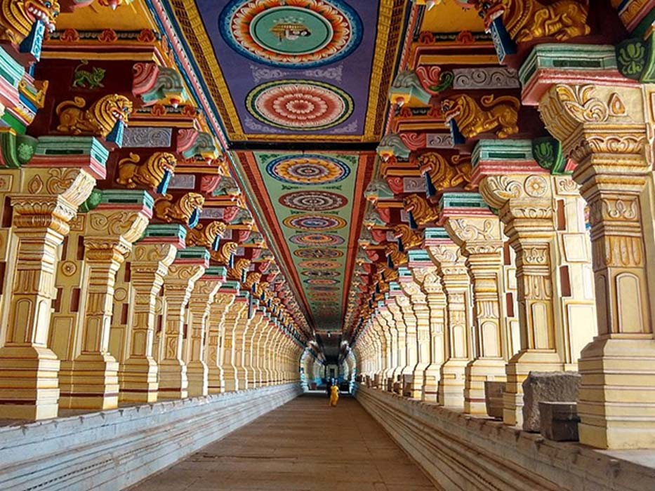 Magnificent corridors of Ramanathaswamy Temple