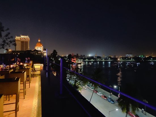 Night dining view at Mumbai restaurant district