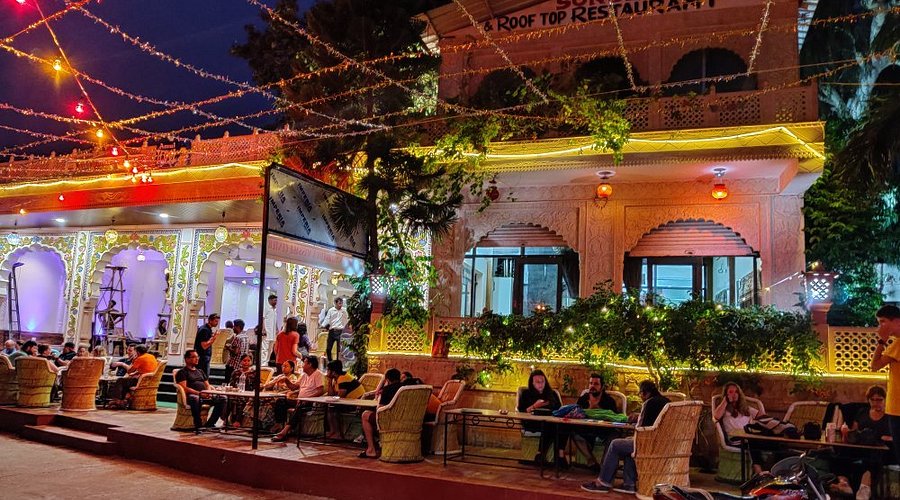 Cafes and modern eateries in Pushkar