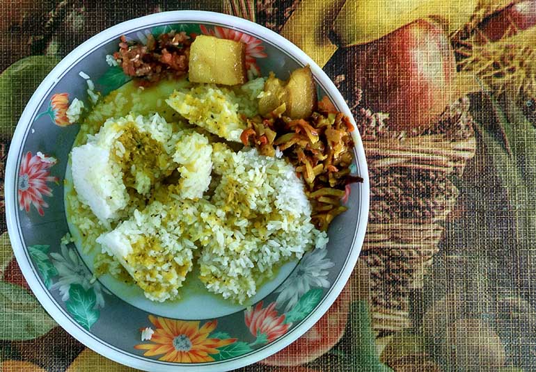 Khasi cuisine specialties in Shillong restaurants