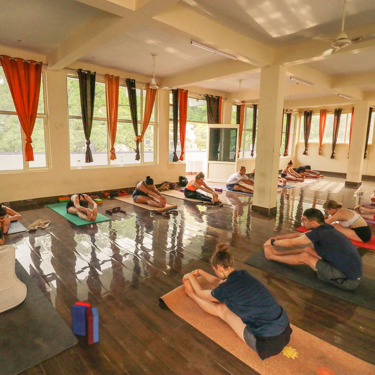 Yoga class by the Ganges in Rishikesh