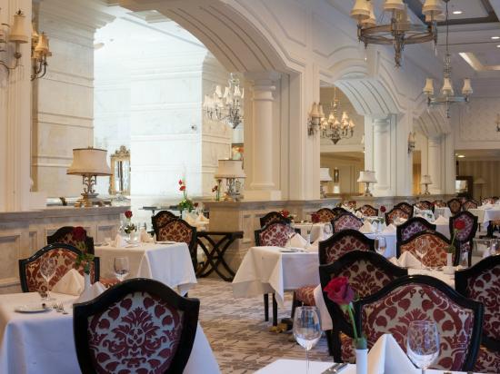 Dining and restaurant experience at Rixos Almaty