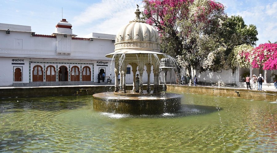Close view of stone fountain features and water channels at Saheliyon Ki Bari