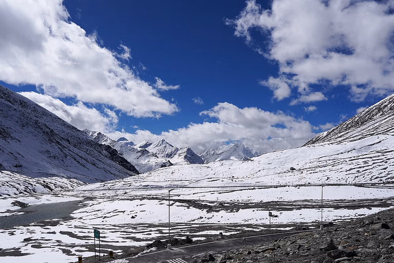 Snow ridge and high mountain section at Shingo La Pass