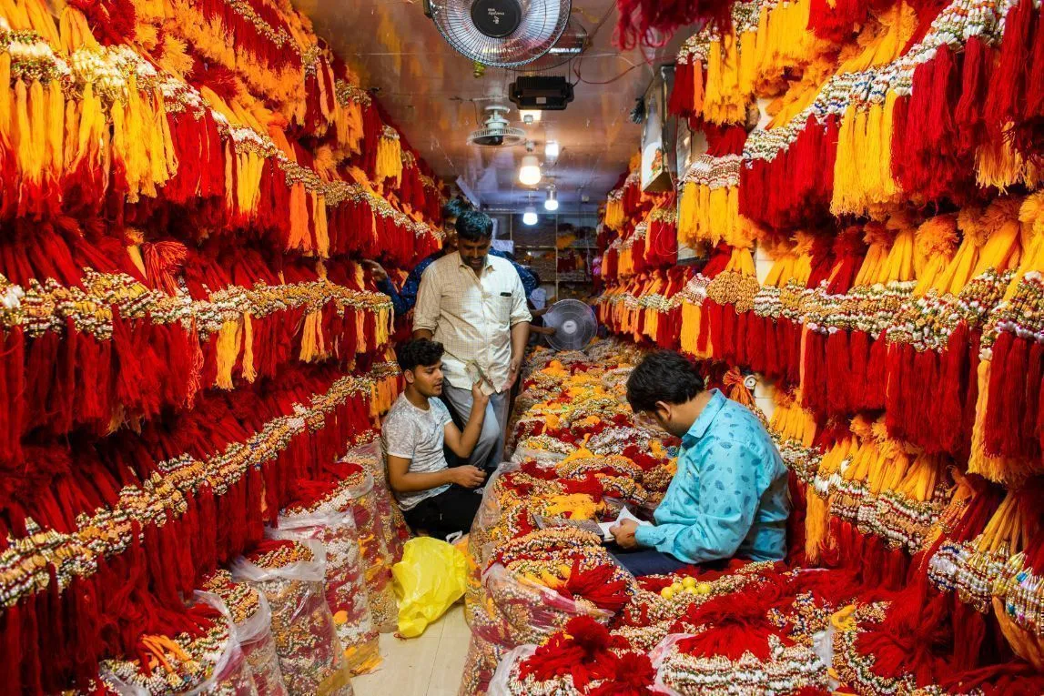 Sadar Bazaar Agra shopping street